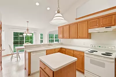 268  Lakeridge Dr, Oconomowoc, WI 53066 - Photo 4