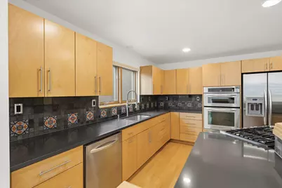3411 W River Dr, Mequon, WI 53097 - Photo 10