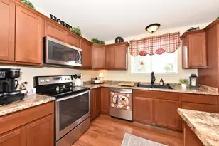 N8001 Woodland Ct, Ixonia, WI 53036 - Photo 8