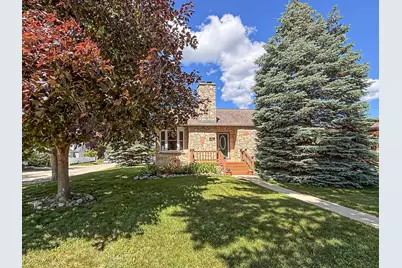 833 S 119th St, West Allis, WI 53214 - Photo 4