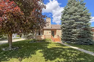 833 S 119th St, West Allis, WI 53214 - Photo 4