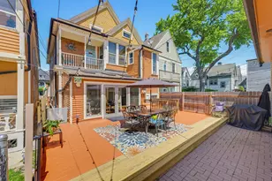 1924 N Oakland Ave, Milwaukee, WI 53202 - Photo 16