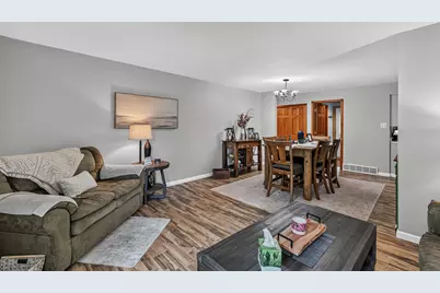 573  Jordan Cir, Richfield, WI 53017 - Photo 14