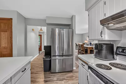 573  Jordan Cir, Richfield, WI 53017 - Photo 10