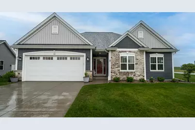 542  Tahoe Ln, Hartford, WI 53027 - Photo 1