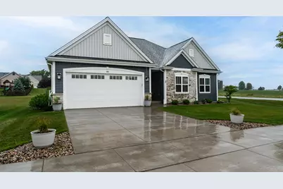 542  Tahoe Ln, Hartford, WI 53027 - Photo 2