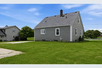 10110 S Shepard Ave, Oak Creek, WI 53154 - Photo 20
