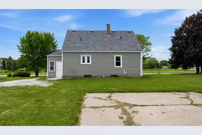 10110 S Shepard Ave, Oak Creek, WI 53154 - Photo 22