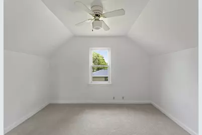 10110 S Shepard Ave, Oak Creek, WI 53154 - Photo 12