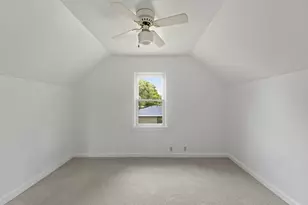 10110 S Shepard Ave, Oak Creek, WI 53154 - Photo 12