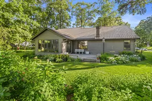 4206 Fox Hills Dr, Janesville, WI 53546 - Photo 4
