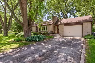 5375 S Tuckaway Dr, Greenfield, WI 53221 - Photo 2