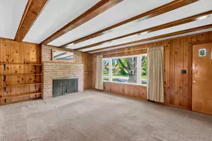 5375 S Tuckaway Dr, Greenfield, WI 53221 - Photo 8