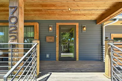 7022 W Clarke St, Wauwatosa, WI 53213 - Photo 4