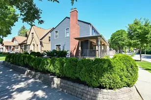 7022 W Clarke St, Wauwatosa, WI 53213 - Photo 32