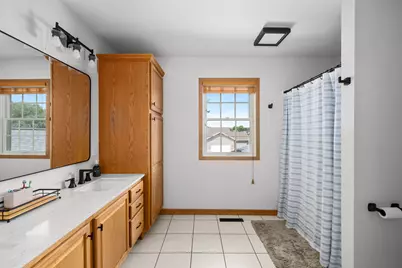 912  Silver Dr, Holmen, WI 54636 - Photo 18