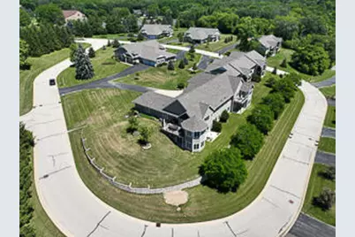 W314N352  Lara Ln #402, Delafield, WI 53018 - Photo 56