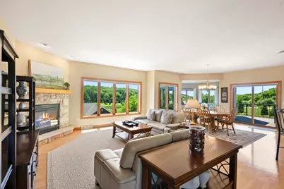 W314N352  Lara Ln #402, Delafield, WI 53018 - Photo 4