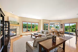W314N352 Lara Ln, Delafield, WI 53018 - Photo 4