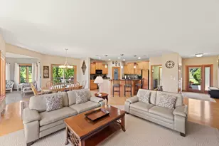 W314N352 Lara Ln, Delafield, WI 53018 - Photo 10
