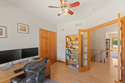 W314N352  Lara Ln #402, Delafield, WI 53018 - Photo 20