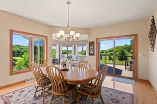 W314N352 Lara Ln, Delafield, WI 53018 - Photo 16