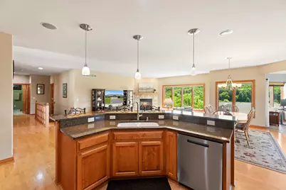 W314N352  Lara Ln #402, Delafield, WI 53018 - Photo 14