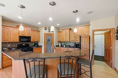 W314N352  Lara Ln #402, Delafield, WI 53018 - Photo 10