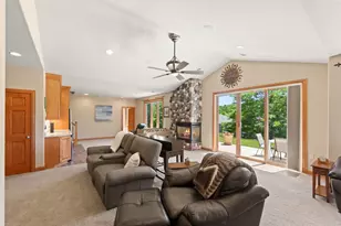 W314N352 Lara Ln, Delafield, WI 53018 - Photo 30