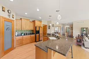 W314N352 Lara Ln, Delafield, WI 53018 - Photo 14
