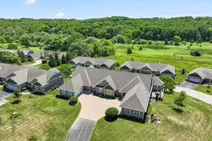 W314N352 Lara Ln, Delafield, WI 53018 - Photo 18