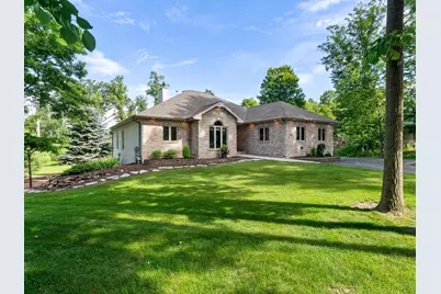 2226  Fairfield Ln, Plymouth, WI 53073 - Photo 2