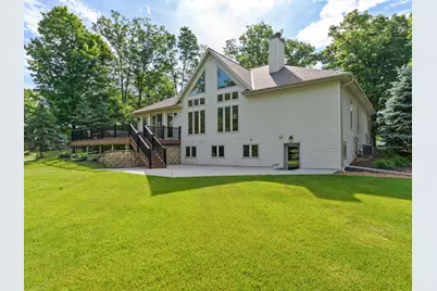 2226  Fairfield Ln, Plymouth, WI 53073 - Photo 6