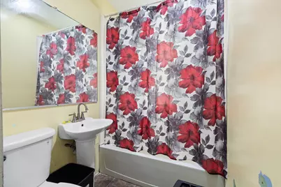 1822 W Rogers St, Milwaukee, WI 53204 - Photo 20