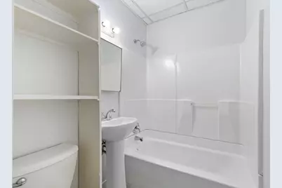 1822 W Rogers St, Milwaukee, WI 53204 - Photo 12