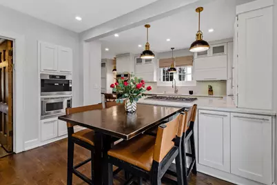 5062 N Larkin St, Whitefish Bay, WI 53217 - Photo 6