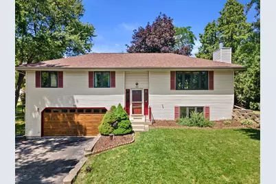 1415 S 167th St, New Berlin, WI 53151 - Photo 2