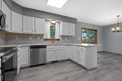 1415 S 167th St, New Berlin, WI 53151 - Photo 14
