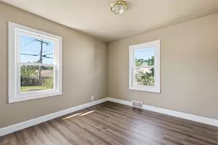 4837 W Lynndale Ave, Milwaukee, WI 53220 - Photo 16