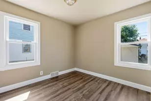 4837 W Lynndale Ave, Milwaukee, WI 53220 - Photo 18