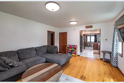 1636  Onalaska Ave, La Crosse, WI 54603 - Photo 2