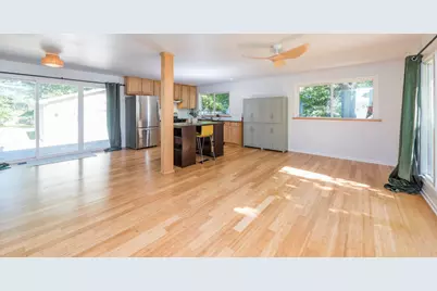 11211  8th Ave, Pleasant Prairie, WI 53158 - Photo 2