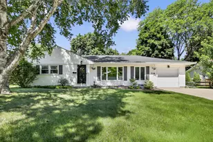 718 S Silverbrook Dr, West Bend, WI 53095 - Photo 14