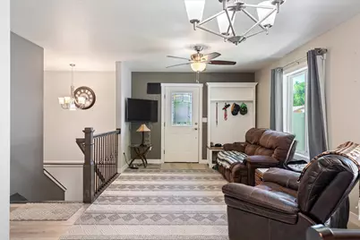 1023  Lincoln St, Onalaska, WI 54650 - Photo 6