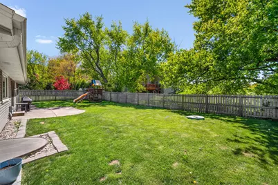 15449 W Mayflower Dr, New Berlin, WI 53151 - Photo 26