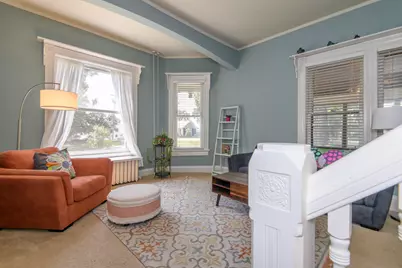 346  High St, Pewaukee, WI 53072 - Photo 4