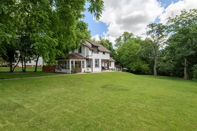 346  High St, Pewaukee, WI 53072 - Photo 2