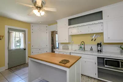 346  High St, Pewaukee, WI 53072 - Photo 6