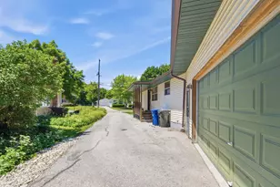 1019 S 6th St, De Pere, WI 54115 - Photo 24