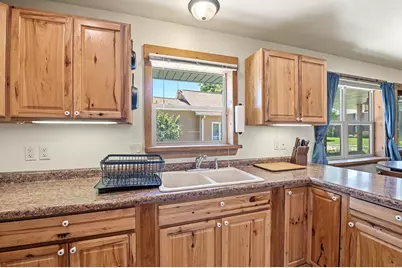 1019 S Sixth St, De Pere, WI 54115 - Photo 12